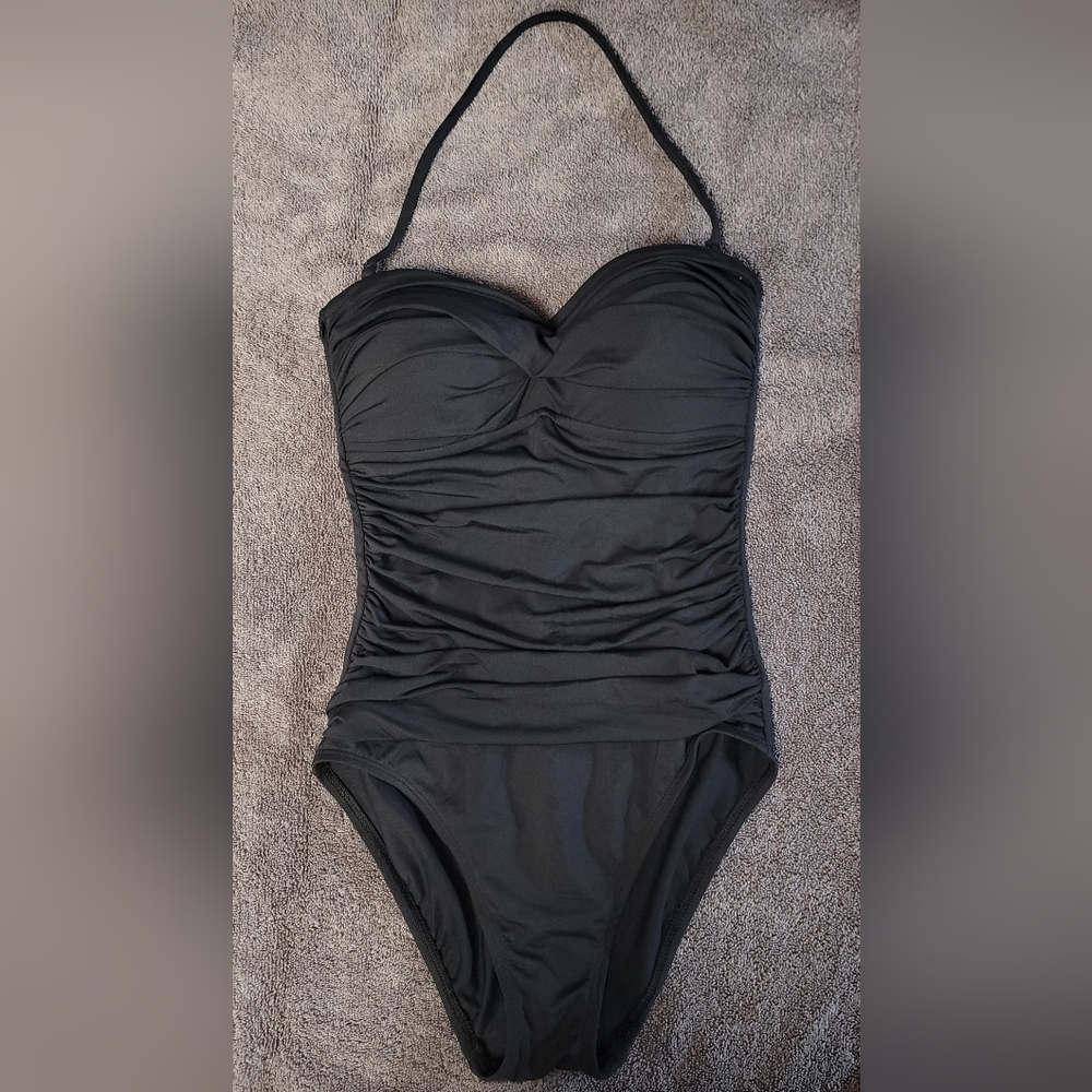 NWT black LaBlanca onepiece swimsuit size 4